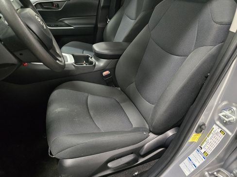 Certified 2022 Toyota RAV4 LE image 21