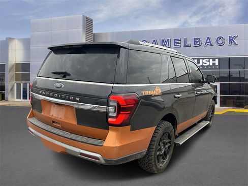 Used 2024 Ford Expedition Limited image 4