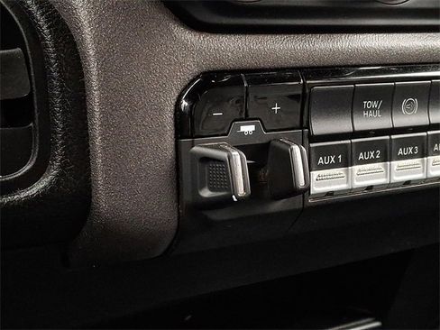 Used 2022 RAM 5500 Tradesman w/ Chrome Appearance Group image 23