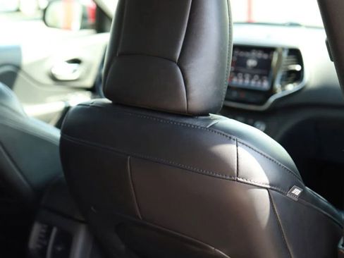 Used 2020 Jeep Cherokee Limited image 40