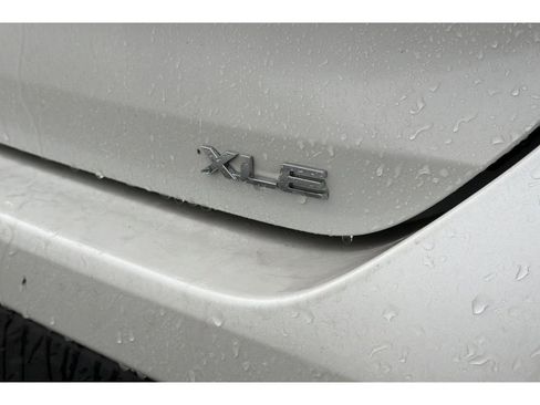 Used 2025 Toyota Highlander XLE image 7