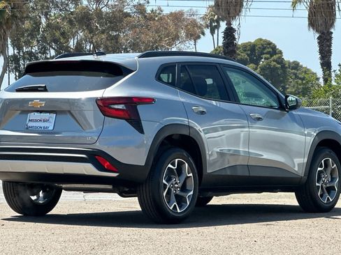 New 2025 Chevrolet Trax LT w/ Driver Confidence Package image 4