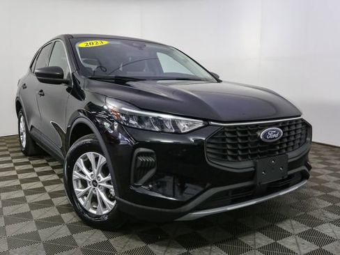 Used 2023 Ford Escape Active w/ Tech Pack #1 AWD/4WD image 3
