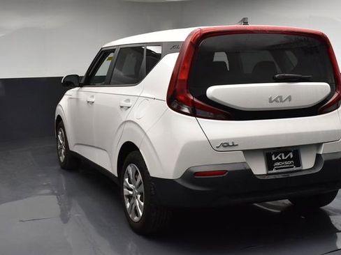 Used 2022 Kia Soul LX FWD image 6