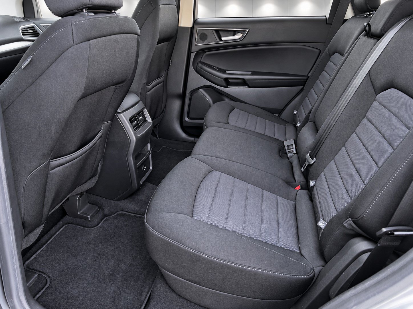 Used 2021 Ford Edge SE w/ Cargo Accessory Package AWD/4WD image 19