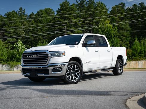 Used 2025 RAM 1500 Laramie AWD/4WD image 1