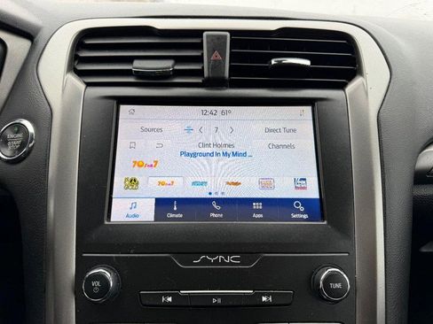 Used 2020 Ford Fusion SE image 14