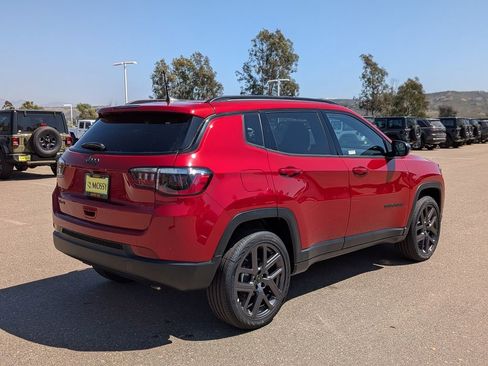 New 2026 Jeep Compass Latitude image 3