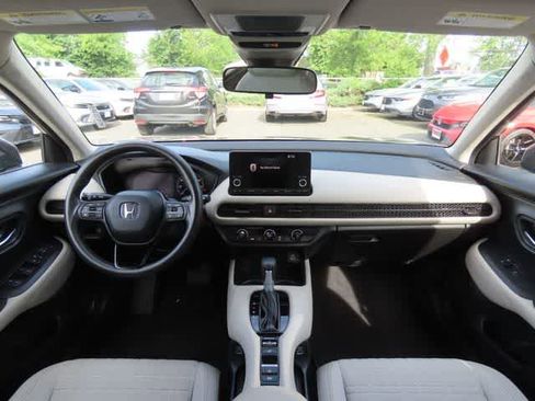 Used 2023 Honda HR-V LX image 17