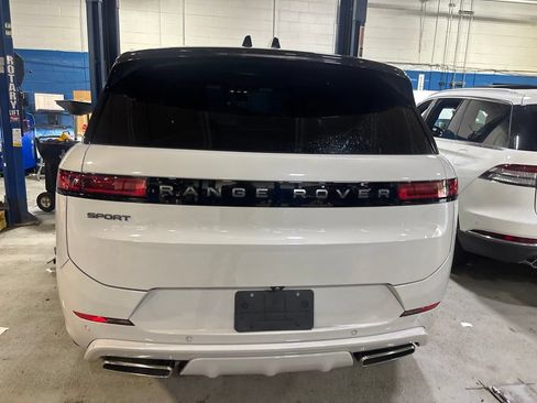 Used 2024 Land Rover Range Rover Sport Dynamic SE AWD/4WD image 6