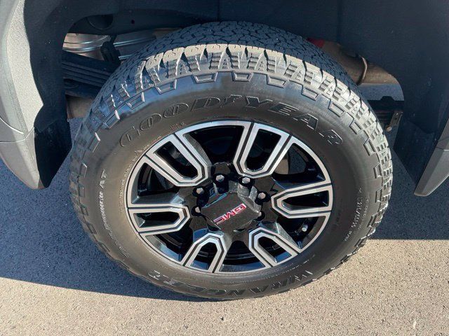 Used 2023 GMC Sierra 2500 AT4 w/ AT4 Premium Plus Package AWD/4WD image 15