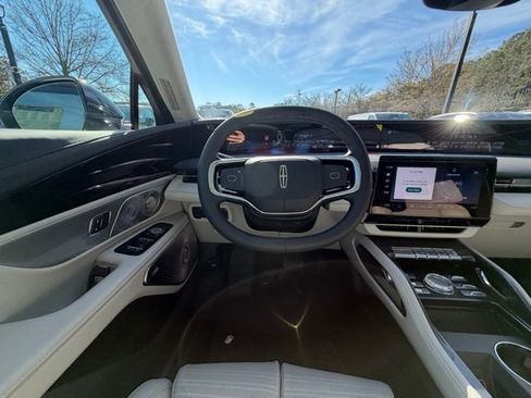 New 2026 Lincoln Nautilus Reserve image 9