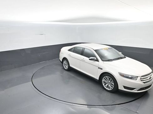 Used 2018 Ford Taurus Limited FWD image 27