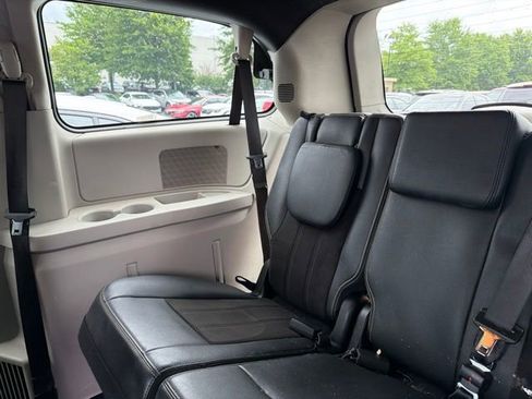 Used 2020 Dodge Grand Caravan SXT FWD image 24