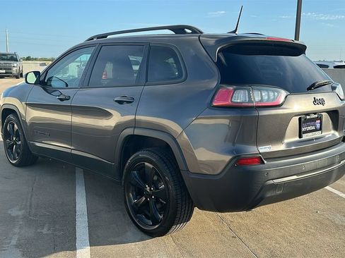 Used 2020 Jeep Cherokee Latitude Plus FWD image 10