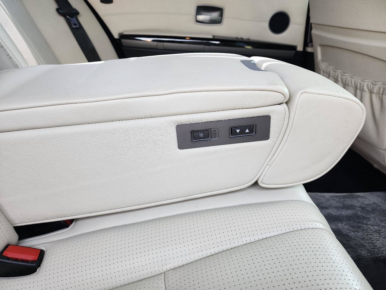 Used 2006 BMW 750Li RWD image 32