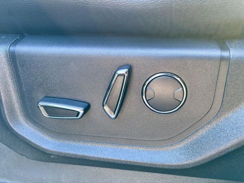 Used 2018 Ford Expedition Max XLT w/ Equipment Group 202A image 19