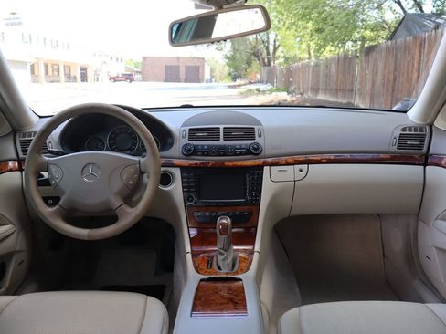 Used 2005 Mercedes-Benz E 320 4MATIC Sedan image 16