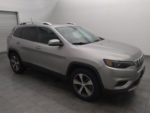 Used 2019 Jeep Cherokee Limited image 11