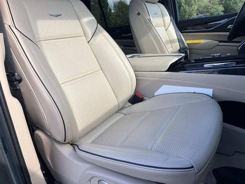 Used 2023 Cadillac Escalade Premium Luxury w/ LPO, Radiant Package AWD/4WD image 32