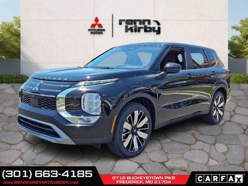 New 2025 Mitsubishi Outlander SE image 2