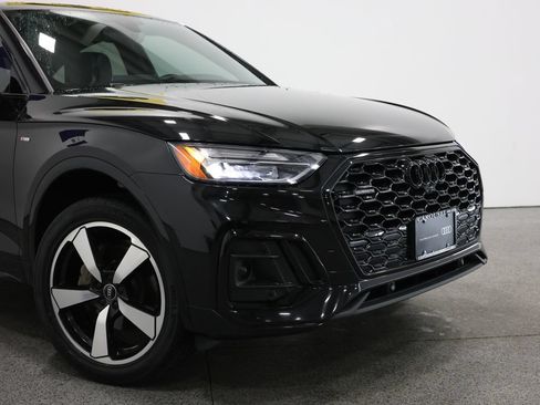 Certified 2023 Audi Q5 2.0T Premium Plus w/ Premium Plus Package AWD/4WD image 3