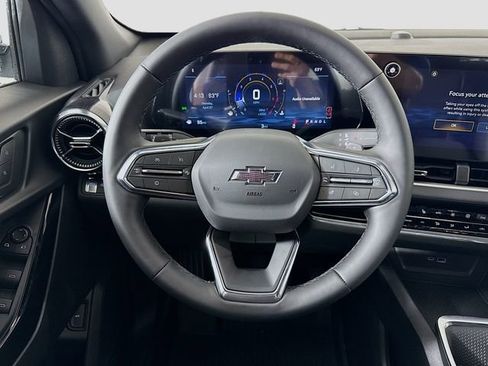 New 2026 Chevrolet Equinox LT w/ Convenience Package II FWD image 11