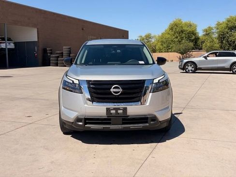 Used 2024 Nissan Pathfinder S FWD image 5