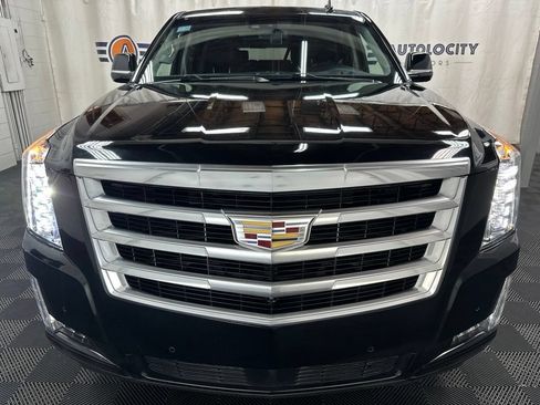 Used 2019 Cadillac Escalade ESV Premium Luxury AWD/4WD image 3