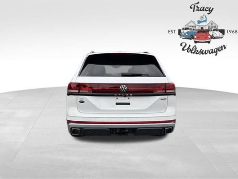 New 2026 Volkswagen Atlas Peak Edition image 6