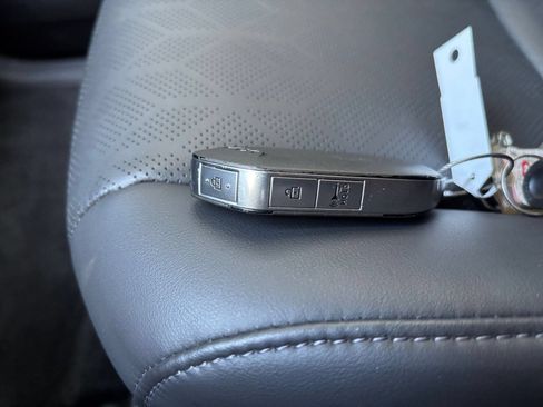 Used 2026 Kia Carnival FWD image 22