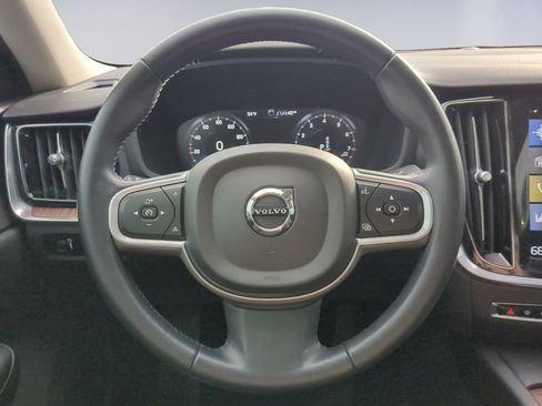 Used 2022 Volvo S60 B5 Momentum image 13