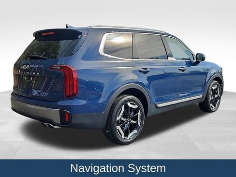 Used 2025 Kia Telluride S FWD image 7