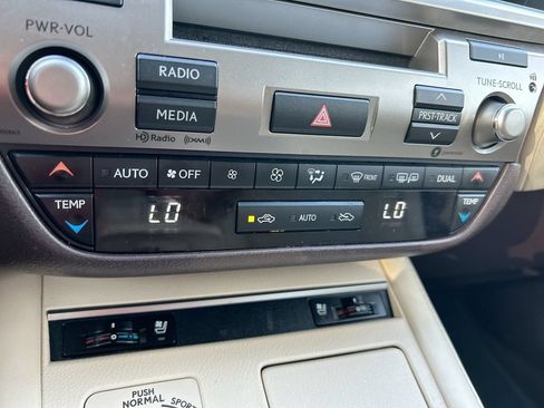 Used 2017 Lexus ES 350 w/ Premium Package FWD image 26