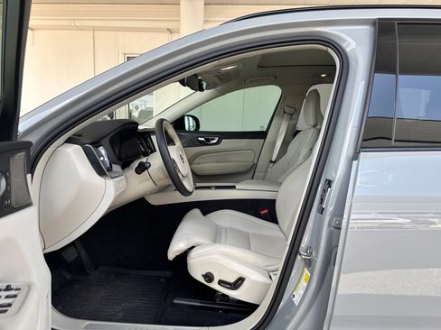 Used 2025 Volvo XC60 B5 Ultra w/ Protection Package Premier AWD/4WD image 9