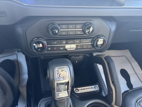 New 2025 Ford Bronco Badlands image 25