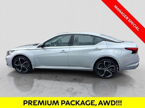 Used 2024 Nissan Altima 2.5 SR w/ SR Premium Package AWD/4WD image 2