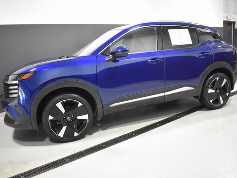 Certified 2025 Nissan Kicks SR image 2