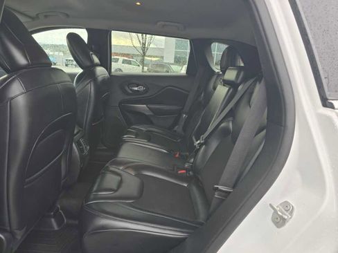 Used 2021 Jeep Cherokee Latitude Plus image 16