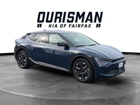 New 2025 Kia EV6 Light w/ Light LR Technology Package image 1