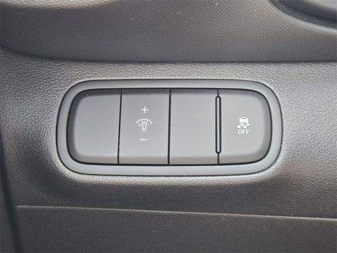 Certified 2023 Hyundai Venue Limited w/ Cargo Package image 29