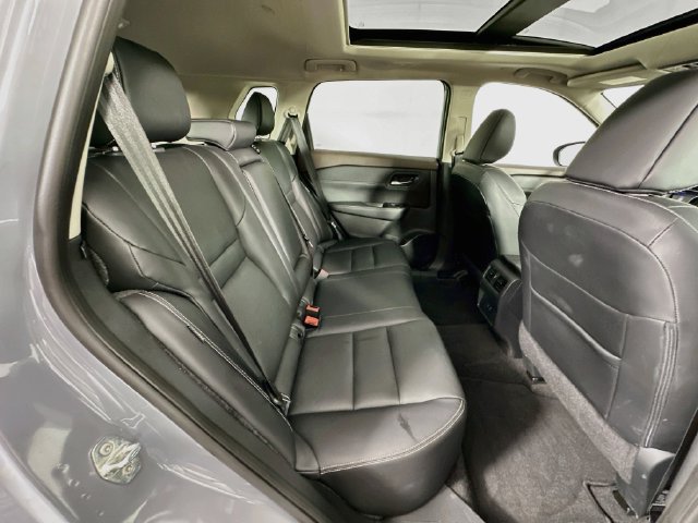 Used 2023 Nissan Rogue SL AWD/4WD image 28