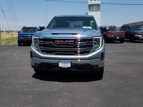 Used 2025 GMC Sierra 1500 SLT AWD/4WD image 4