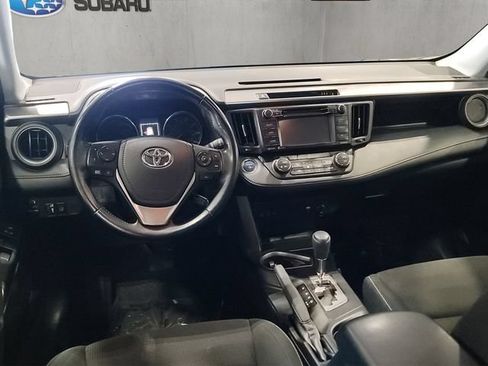 Used 2018 Toyota RAV4 XLE AWD/4WD image 2