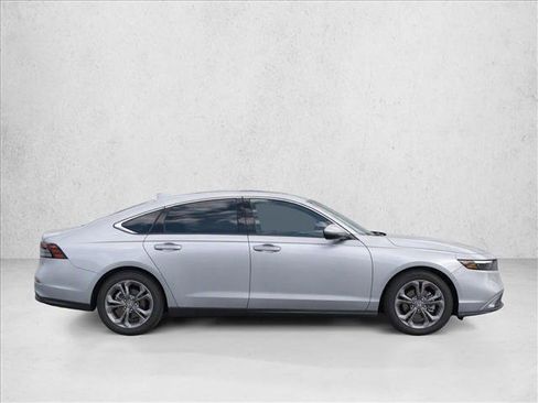 Used 2023 Honda Accord EX image 8