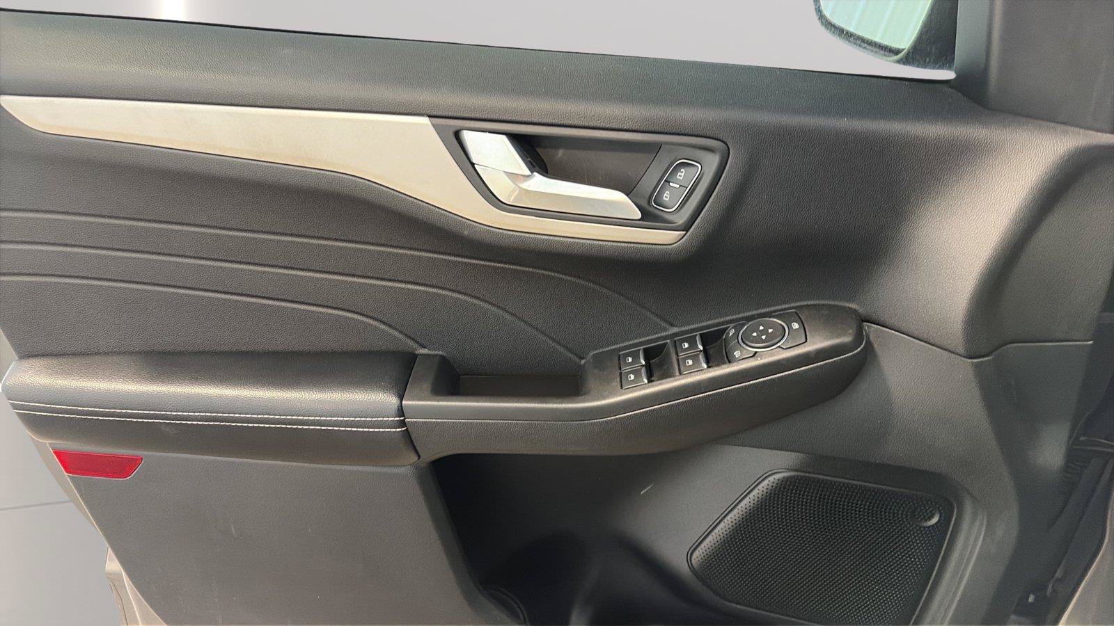Used 2021 Ford Escape SE w/ Cold Weather Package AWD/4WD image 21