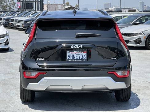 Certified 2023 Kia Niro EX FWD image 6