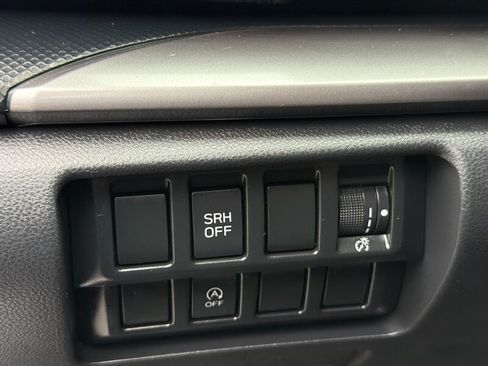 Used 2021 Subaru Forester Premium AWD/4WD image 22