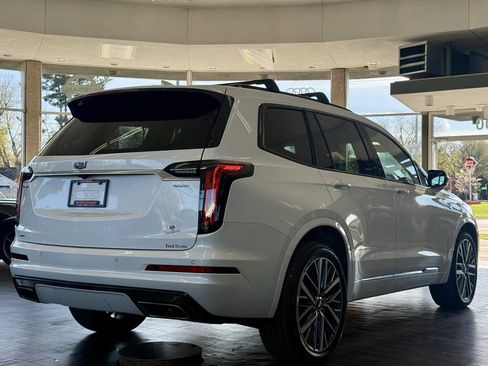 Used 2023 Cadillac XT6 Sport AWD/4WD image 6