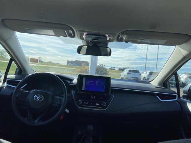 Used 2025 Toyota Corolla LE FWD image 12